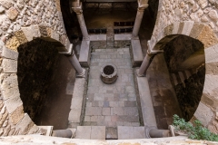 Cloître inférieur et puits